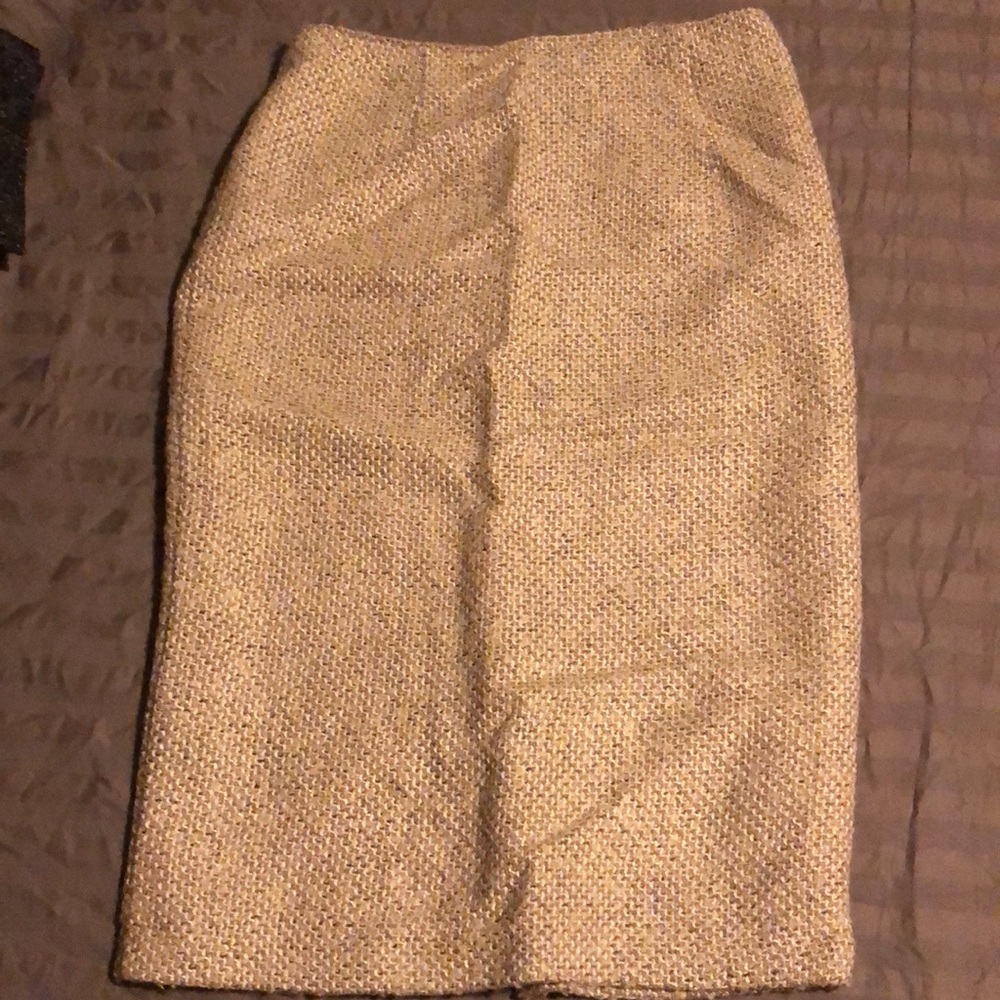 Wool skirt with lining
